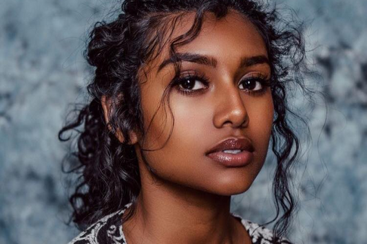 How to Protect Curly Hair from UV Damage with Natural Ingredients
